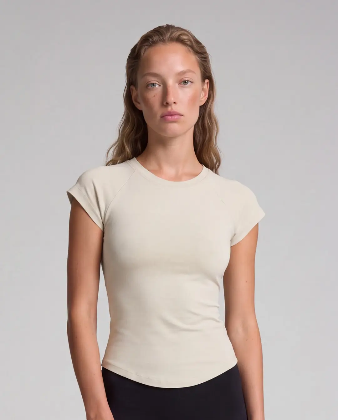 Ürün görseli: BELLA • Kadın Bisiklet Yaka T-Shirt