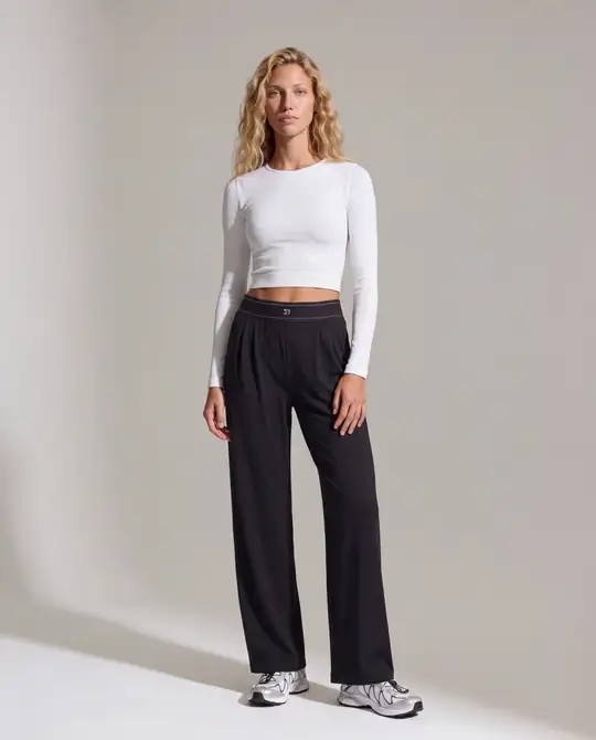 SCARLETT • Women Pleated Pants