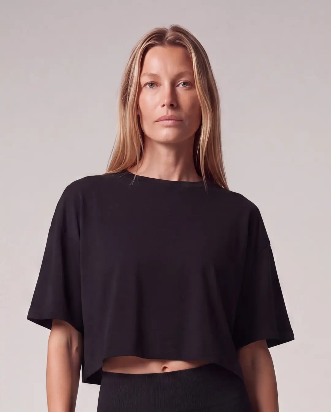 Ürün görseli: DORA • Kadın Rahat Kesim Crop Top - Siyah